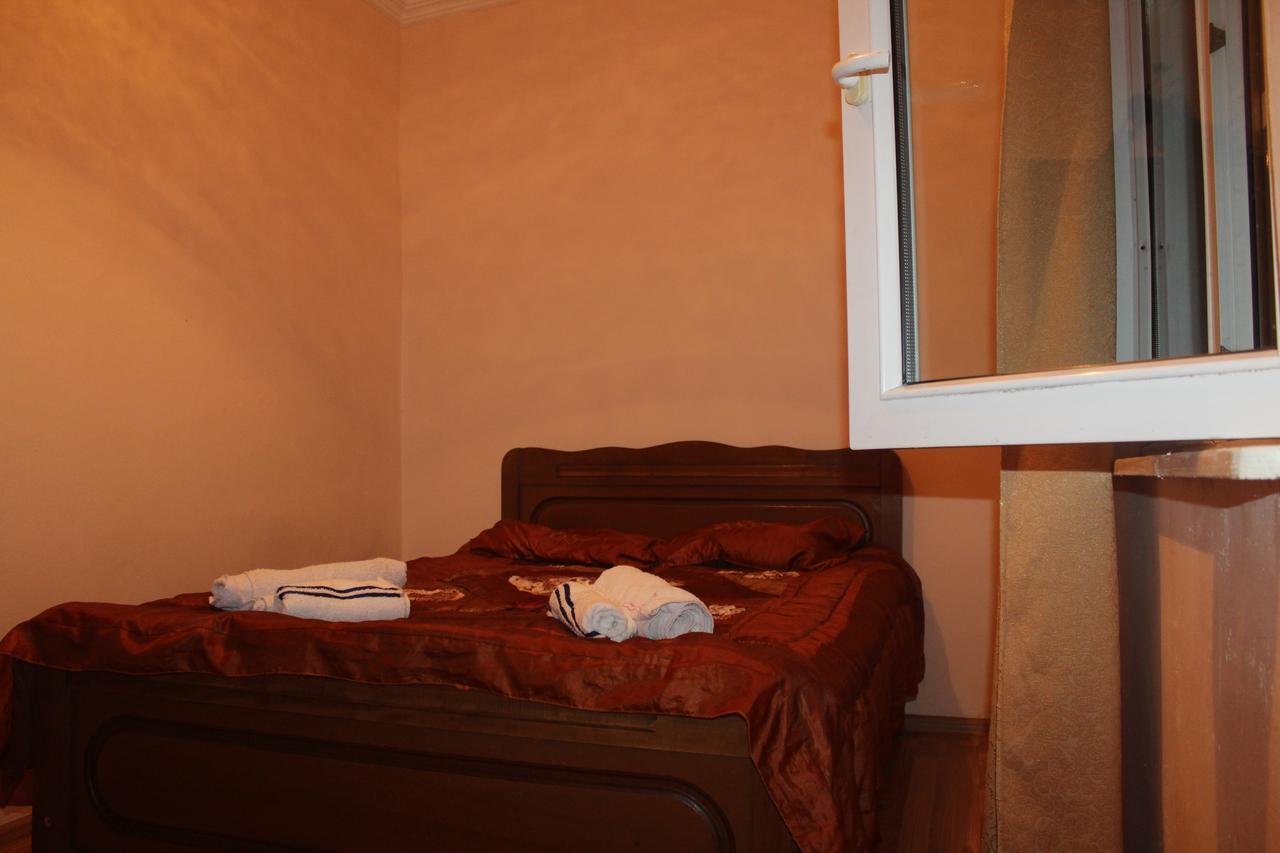 Apartment On Saakadze Batumi Exterior photo